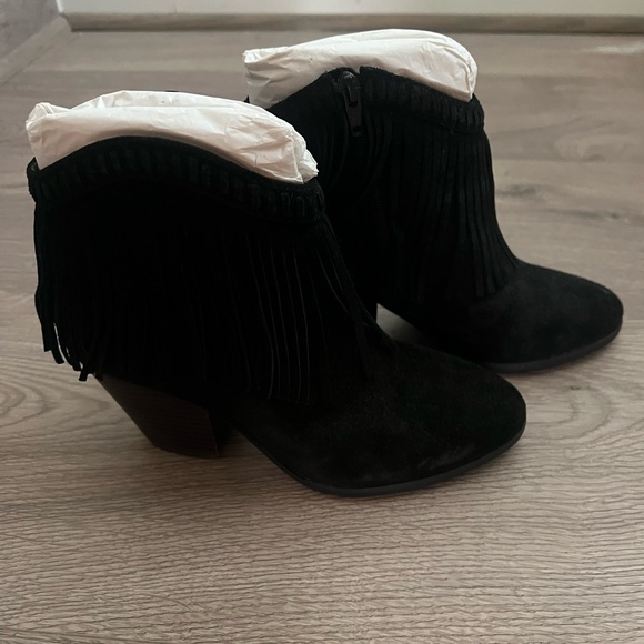 Gianni Bini Western Black Fringe Ankle Boots - Picture 5 of 6